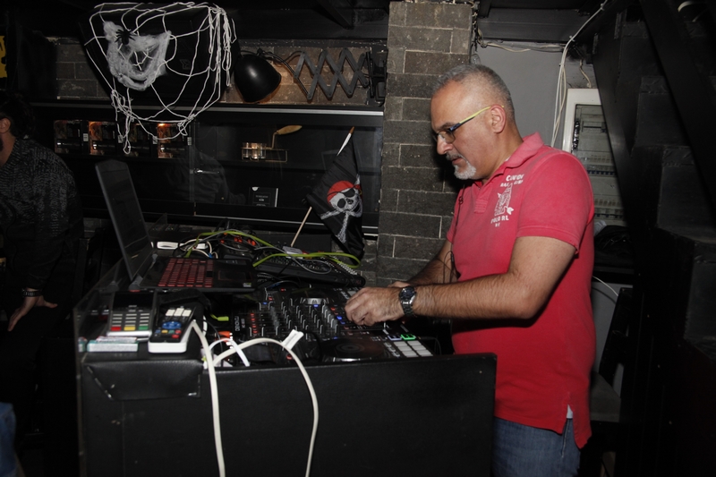 80's Halloween Wednesday at Bar 35